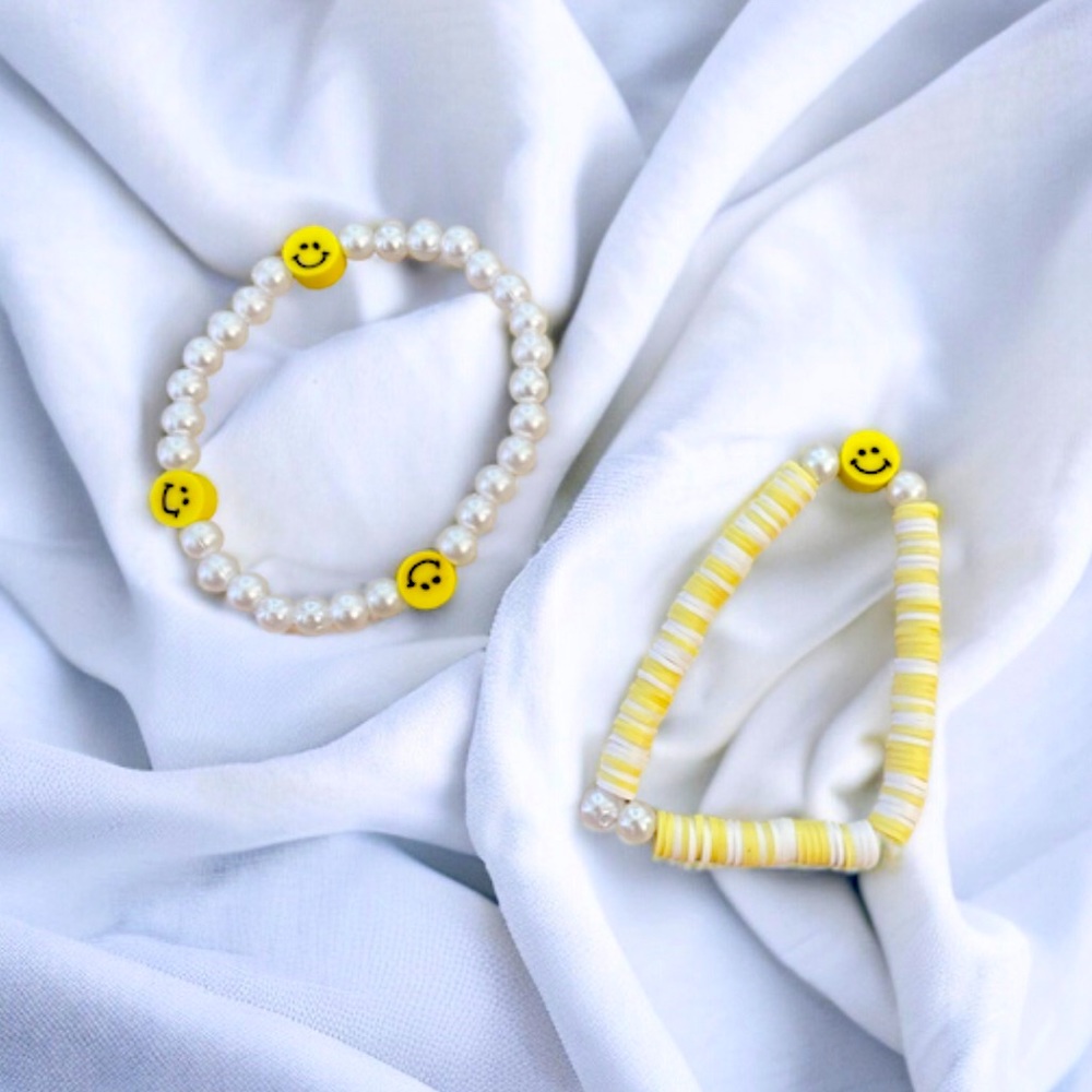 2 bracelets for 4$